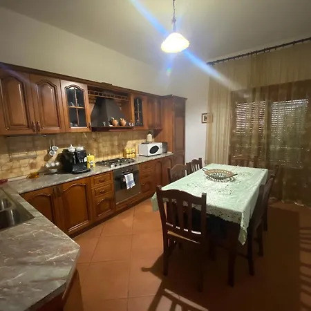 House * Tiran